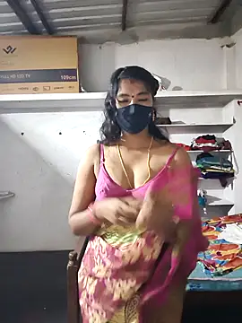 Snapshot of srav43 chatting on 09.18.25 srav43 online show from 09.18.25