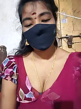 Snapshot of srav43 chatting on 10.19.25 srav43 online show from 10.19.25