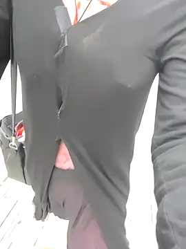 Snapshot of pink-mai chatting on 12.01.25 pink-mai online show from 12.01.25