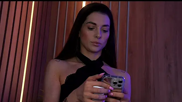 EllyLynn online show from 04.22.26
