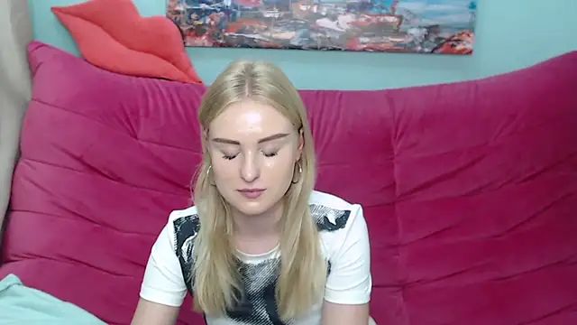 SofySofty online show from 10.04.25