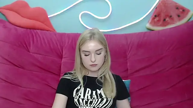 SofySofty online show from 11.07.25