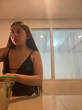 Sara-cooper2 online show from 09.17.25