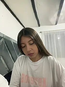Sara-cooper2 online show from 05.17.26