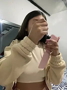 Sara-cooper2 online show from 06.04.26