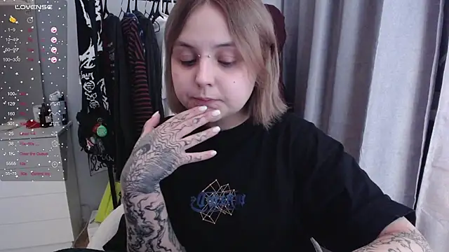 Snapshot of vendymories chatting on 02.12.26 vendymories online show from 02.12.26