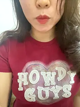 Snapshot of anna_sexy69 chatting on 12.22.25 anna sexy69 online show from 12.22.25