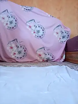 Snapshot of armanisexy chatting on 09.18.25 armanisexy online show from 09.18.25