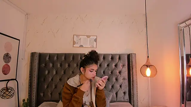 Puffy Hearts online show from 09.25.25