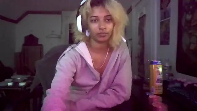 Snapshot of saidyl chatting on 11.24.25 saidyl online show from 11.24.25