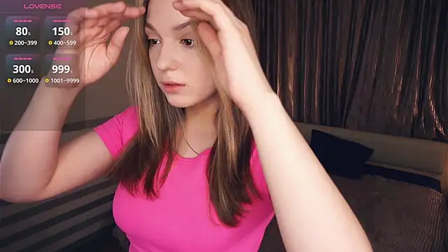 Snapshot of NguyetHankey chatting on 12.01.25 NguyetHankey online show from 12.01.25