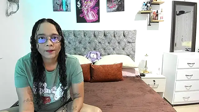 Snapshot of nay_and_aleja1 chatting on 05.23.26 nay and aleja1 online show from 05.23.26