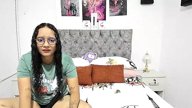 Snapshot of nay_and_aleja1 chatting on 06.27.26 nay and aleja1 online show from 06.27.26