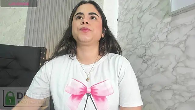 Snapshot of alicy__torres chatting on 06.22.26 alicy torres online show from 06.22.26