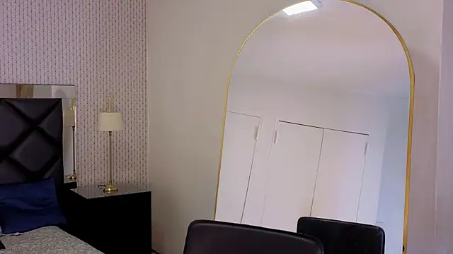 mysterius boy online show from 10.21.25