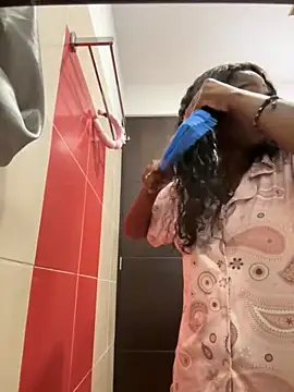 EmilyKisx online show from 10.08.25