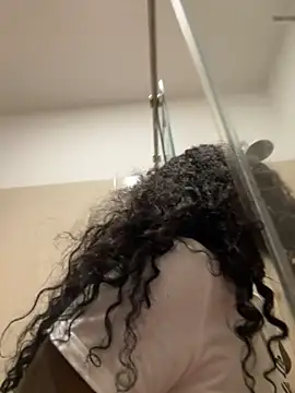 EmilyKisx online show from 11.18.25