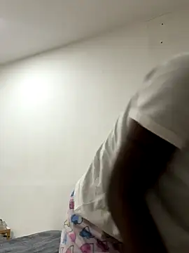 EmilyKisx online show from 11.19.25