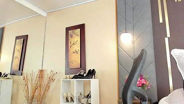 OliviGrace online show from 07.04.26
