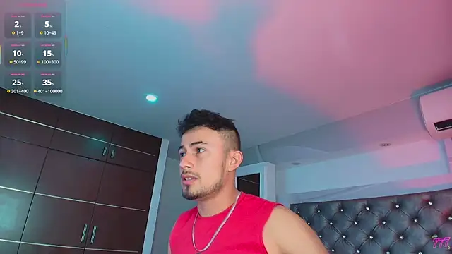 Valentiinoss online show from 06.17.26