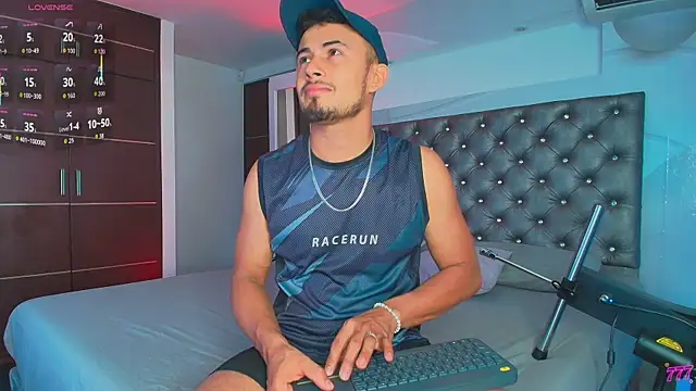 Valentiinoss online show from 06.25.26