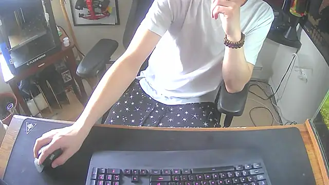 Snapshot of k_dick chatting on 04.01.26 k dick online show from 04.01.26