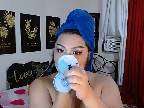 Snapshot of TSbrianaHugeCock chatting on 11.04.25 TSbrianaHugeCock online show from 11.04.25