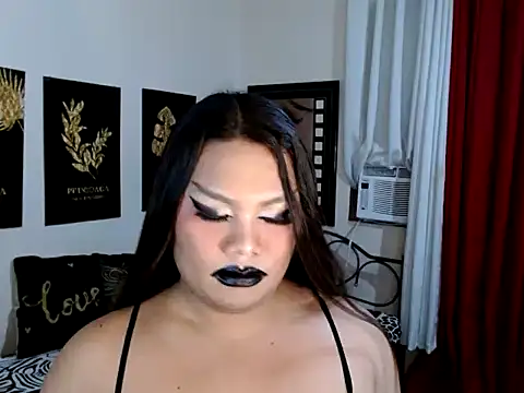 Snapshot of TSbrianaHugeCock chatting on 12.13.25 TSbrianaHugeCock online show from 12.13.25