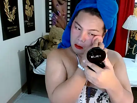 TSbrianaHugeCock online show from 05.25.26