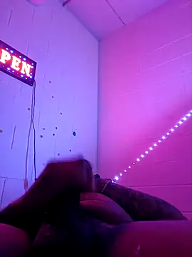 Snapshot of Nuttygmarley chatting on 11.27.25 Nuttygmarley online show from 11.27.25