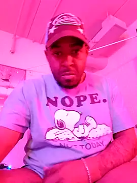 Snapshot of Nuttygmarley chatting on 11.28.25 Nuttygmarley online show from 11.28.25