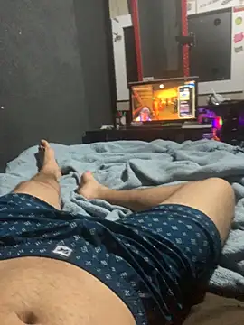 Snapshot of o-theus chatting on 10.07.25 o-theus online show from 10.07.25