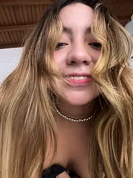 Snapshot of Bonni_lohan chatting on 07.26.26 Bonni lohan online show from 07.26.26