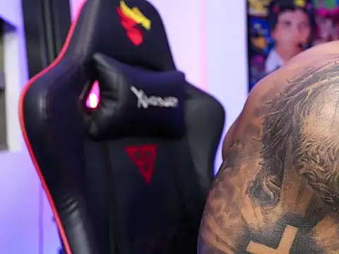 logan hugh8 online show from 11.15.25