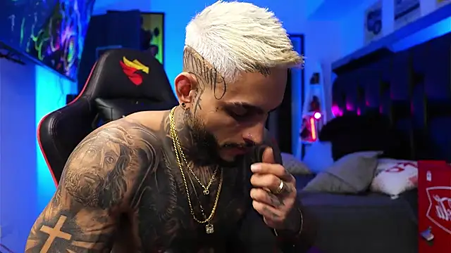 logan hugh8 online show from 01.17.26