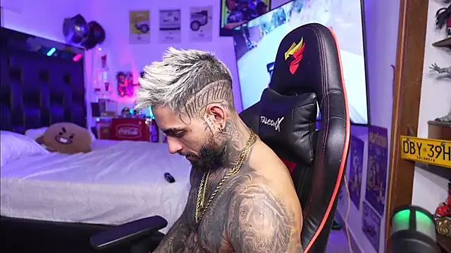 logan hugh8 online show from 03.12.26