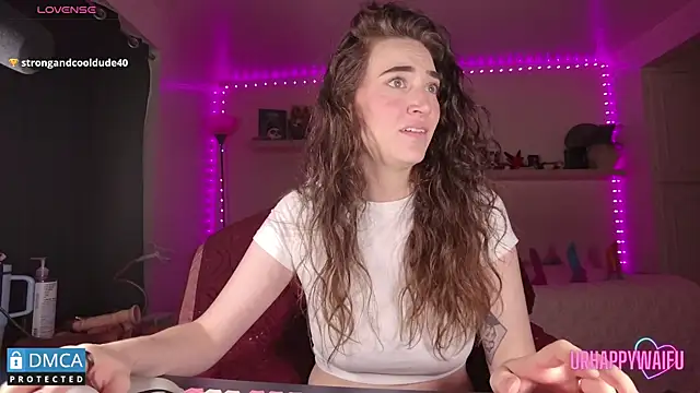 Snapshot of urhappywaifu chatting on 10.22.25 urhappywaifu online show from 10.22.25