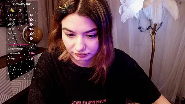 Dark Moni online show from 11.05.25