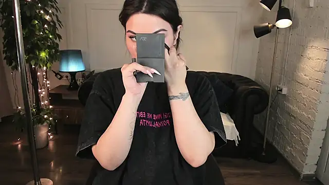 Snapshot of Dark_Moni chatting on 02.07.26 Dark Moni online show from 02.07.26