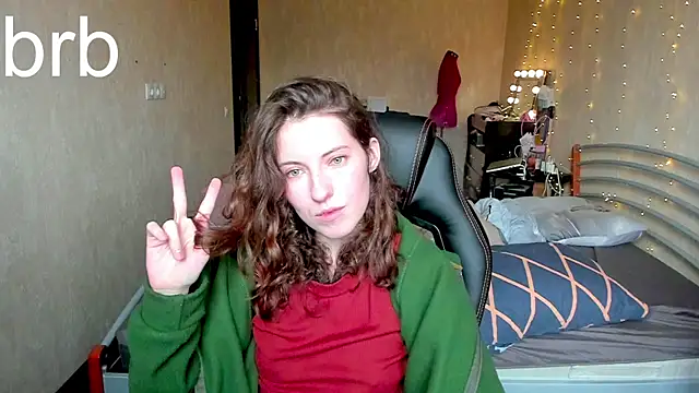 Agata in Wonderland online show from 12.21.25