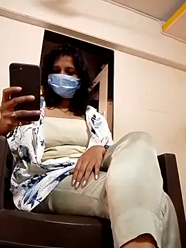 Love Foreverr12 online show from 10.06.25