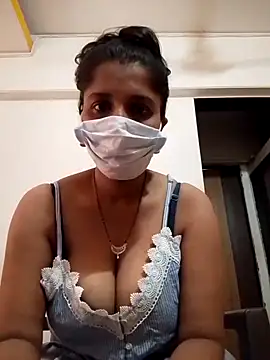 Love Foreverr12 online show from 10.16.25