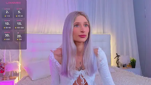 Monica Leen online show from 02.06.26