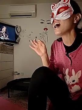 Snapshot of SweetSun69 chatting on 12.14.25 SweetSun69 online show from 12.14.25