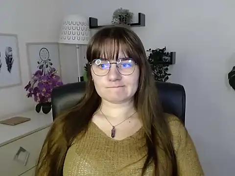 Julie Diamond online show from 09.22.25