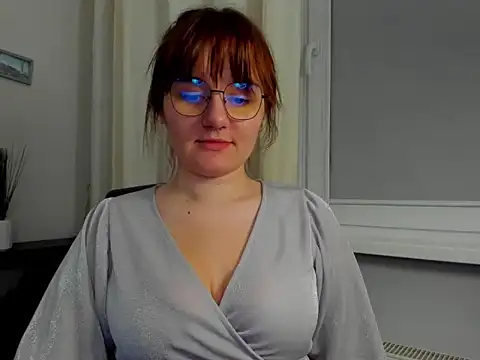 Julie Diamond online show from 12.03.25