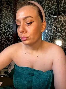 Snapshot of emmasweett11 chatting on 09.17.25 emmasweett11 online show from 09.17.25