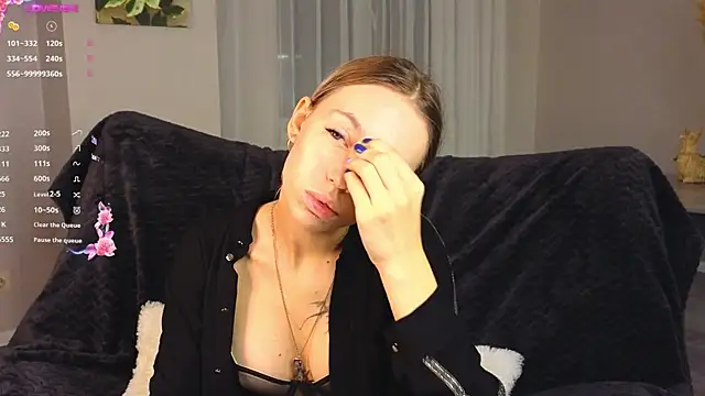 NyxaThorn online show from 09.17.25