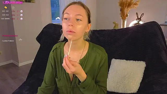 NyxaThorn online show from 10.09.25