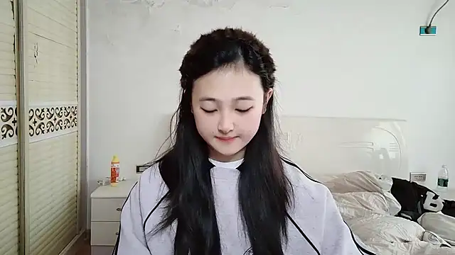 Snapshot of xxz98 chatting on 12.17.25 xxz98 online show from 12.17.25